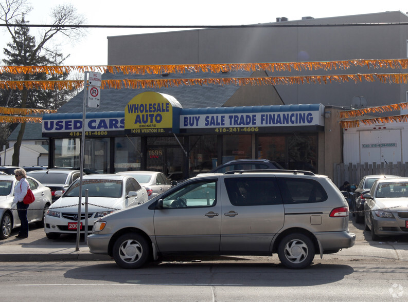 Primary Photo Of 1698 Weston Rd, Toronto Auto Dealership For Sale