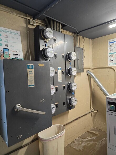 More Photos Of 826 N Walnut St, Lansing Apartments For Sale