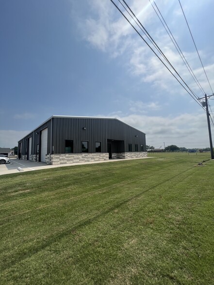 More Photos Of 1141 Bozman Rd, Wylie Warehouse For Lease