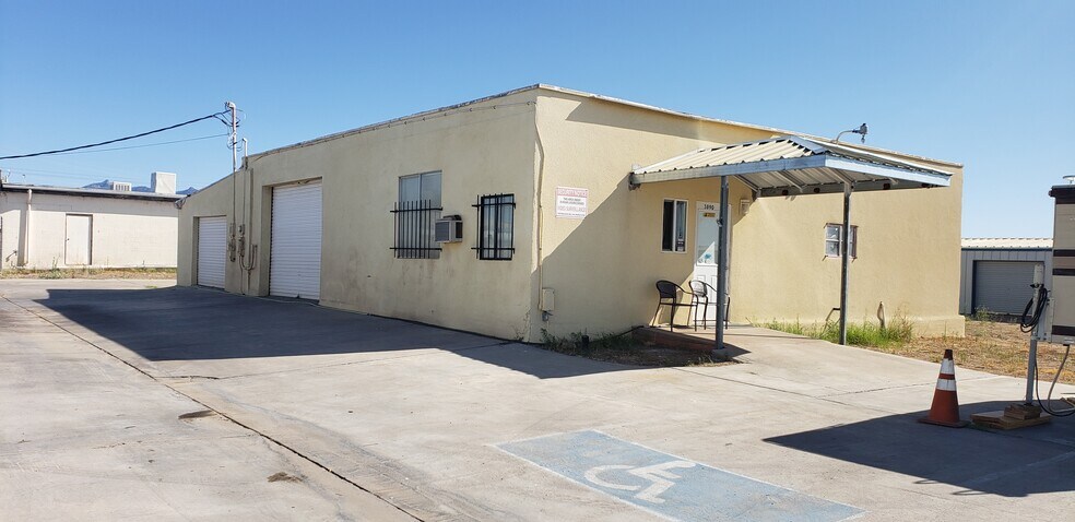 More Photos Of 3890 Sunshine Dr, Kingman Self Storage For Lease