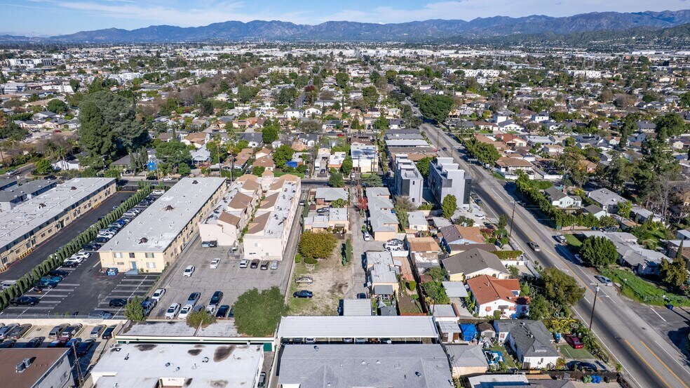 More Photos Of 11414 Calvert St, North Hollywood Land For Sale