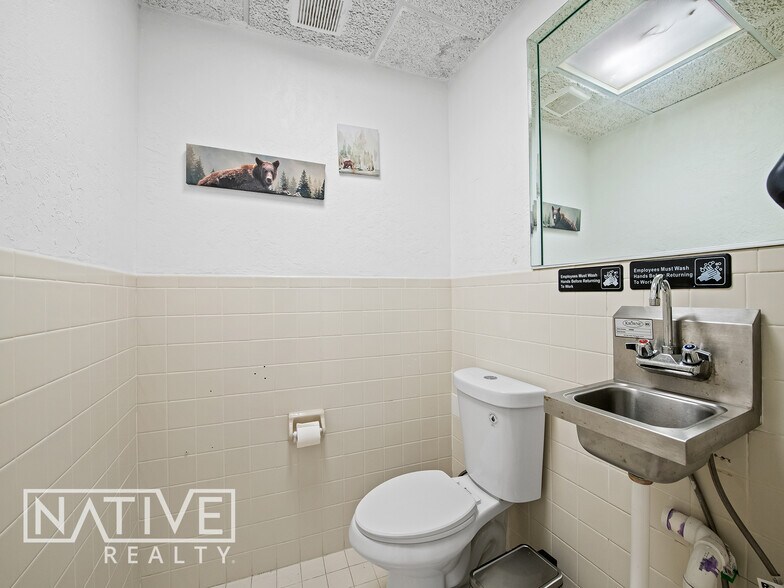 More Photos Of 3425 Galt Ocean Dr, Fort Lauderdale Storefront Retail Office For Lease