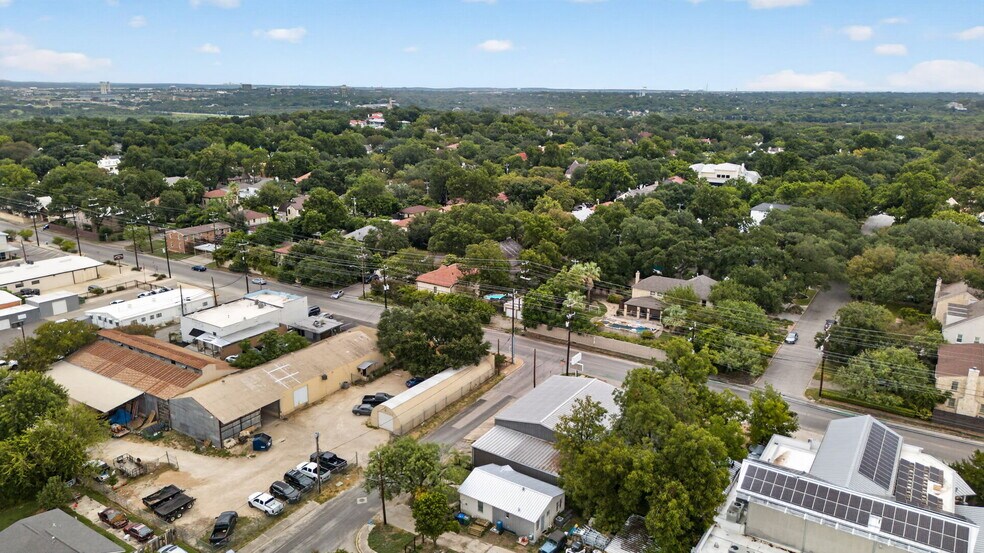 More Photos Of 4721 McCullough Ave, Olmos Park Warehouse For Lease