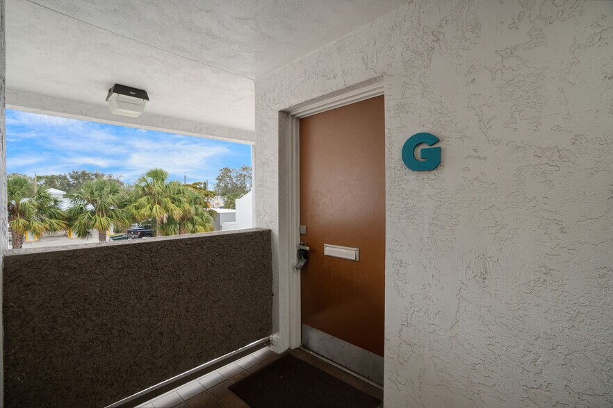 More Photos Of 1717 2nd St, Sarasota Office For Lease