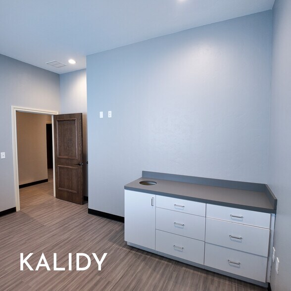 More Photos Of 2220 NW 164th St, Edmond Office For Sale