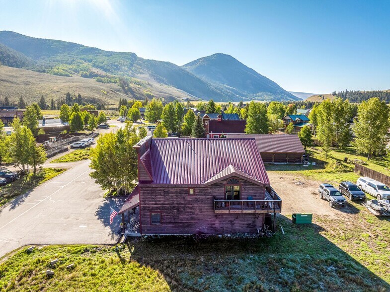 More Photos Of 81 Gillaspey Ave, Crested Butte General Retail For Sale