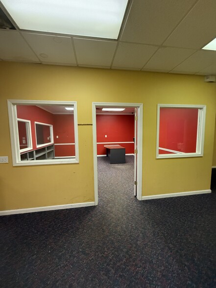 More Photos Of 3773 Northside Dr, Macon-Bibb Freestanding For Sale