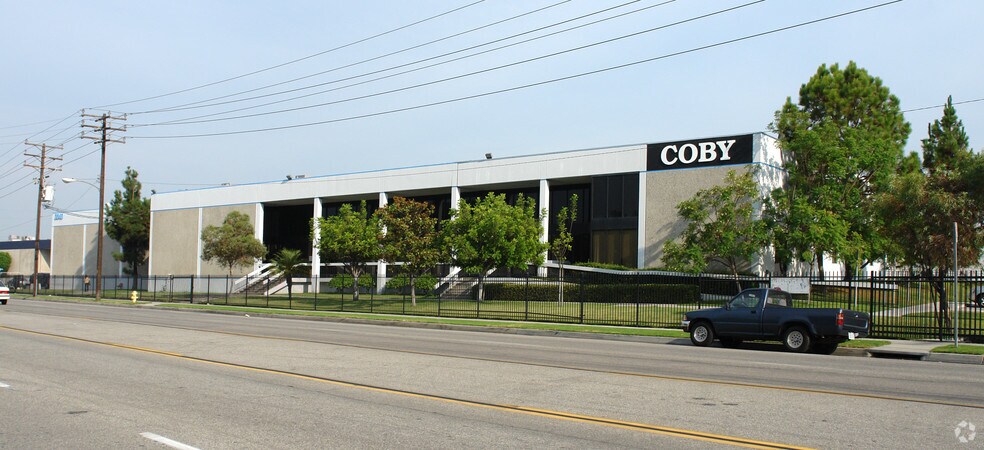 More Photos Of 3020-3070 E Victoria St, Compton Distribution For Lease