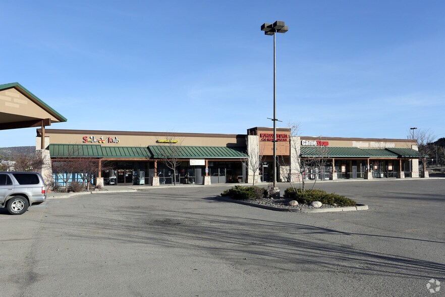 More Photos Of 1135 S Camino Del Rio Dr, Durango Restaurant For Lease