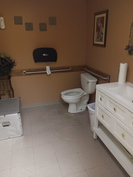 More Photos Of 908 Paredes Line Rd, Brownsville Rehabilitation Center For Lease