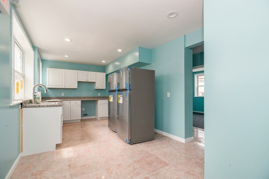 More Photos Of 250 Warren St, Beverly Storefront Retail Residential For Sale