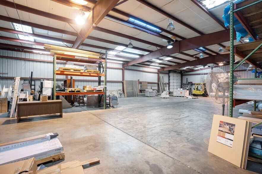 More Photos Of 4444 N Washington Blvd, Sarasota Warehouse For Sale