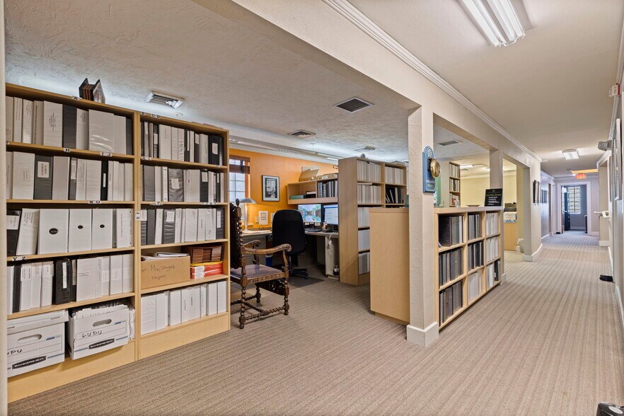 More Photos Of 721 1st Ave N, Saint Petersburg Office For Sale