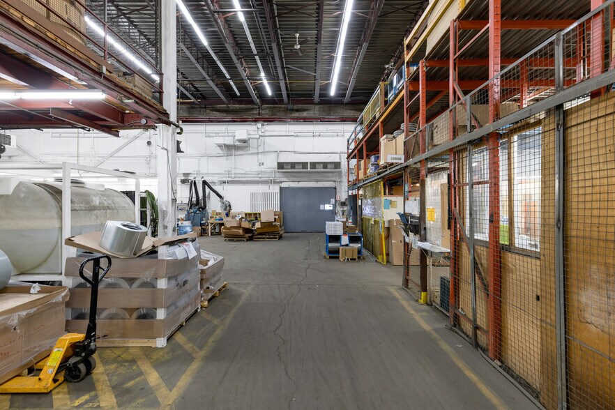 More Photos Of 262 Rue Scott, St-Jérôme Warehouse For Sale