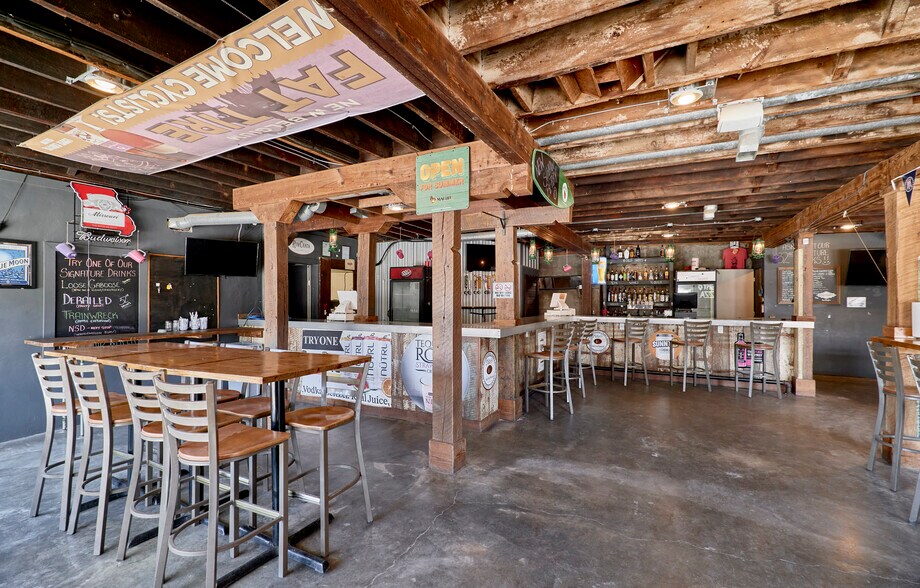 More Photos Of 113 W 5th St, Hermann Storefront Retail Office For Sale