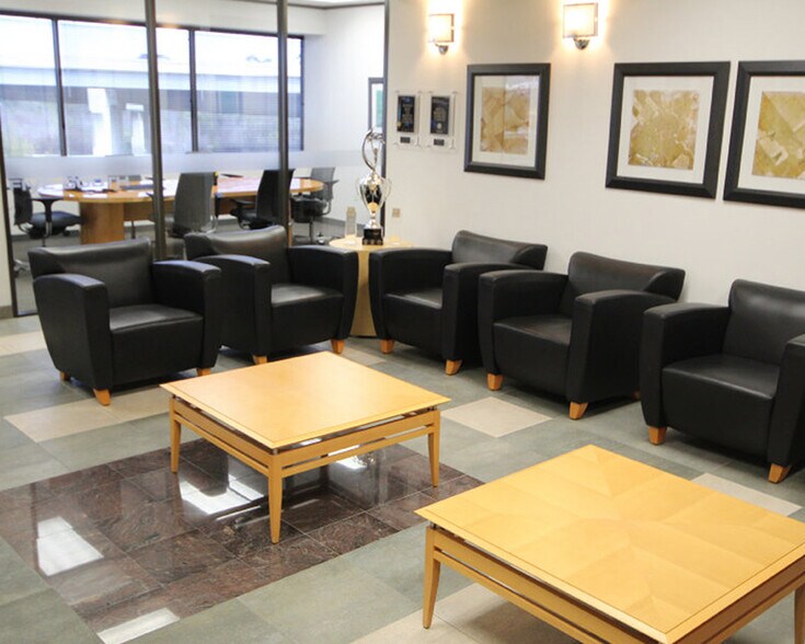 More Photos Of 720 N Post Oak Rd, Houston Office For Lease