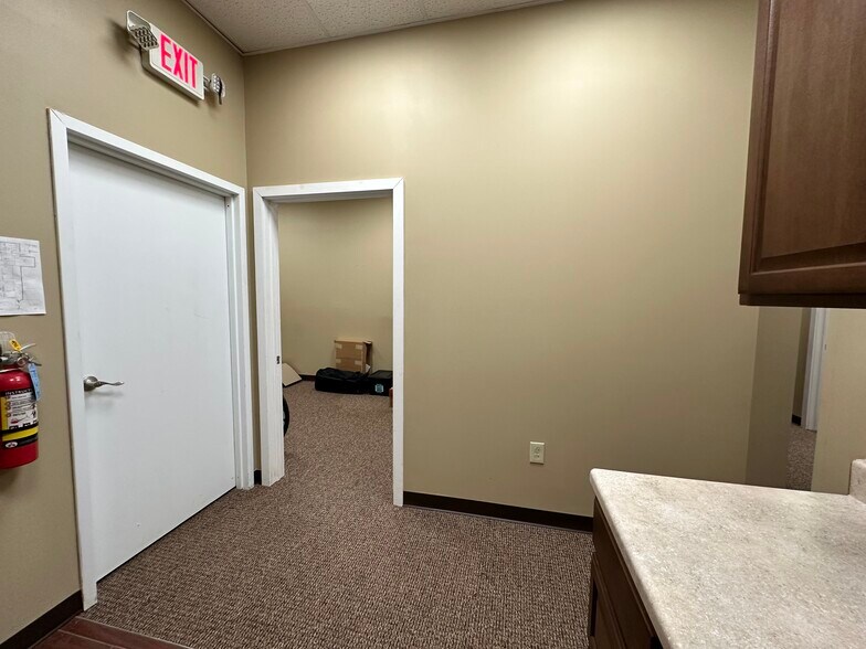 More Photos Of 17 McKean Ave, Charleroi Medical For Lease