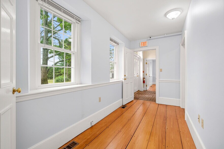 More Photos Of 160 Sylvan St, Danvers Office For Sale