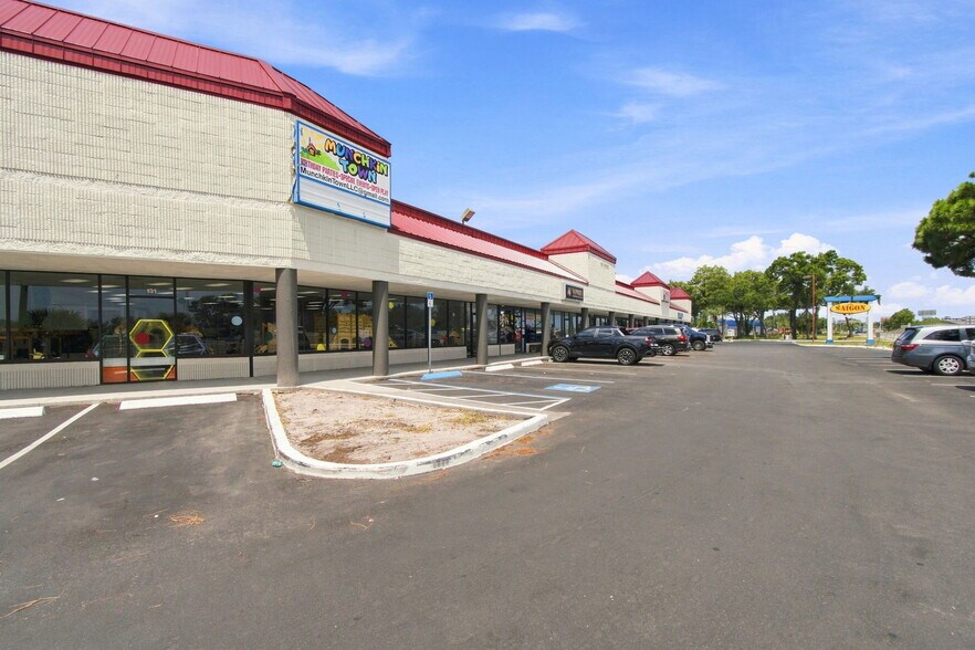 More Photos Of 14100 US Highway 19 N, Clearwater Unknown For Lease