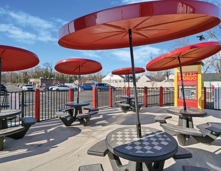 More Photos Of 399 Bristol Pike, Croydon Freestanding For Sale