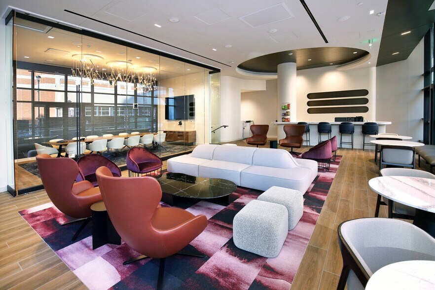 More Photos Of 3090 Nowitzki Way, Dallas Office For Lease