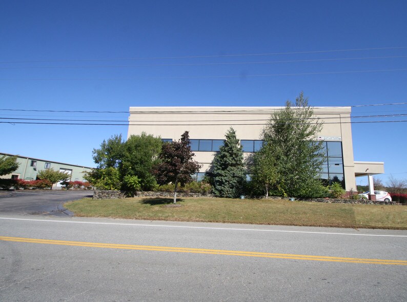 More Photos Of 4 Mary B Ln, Plymouth Warehouse For Lease