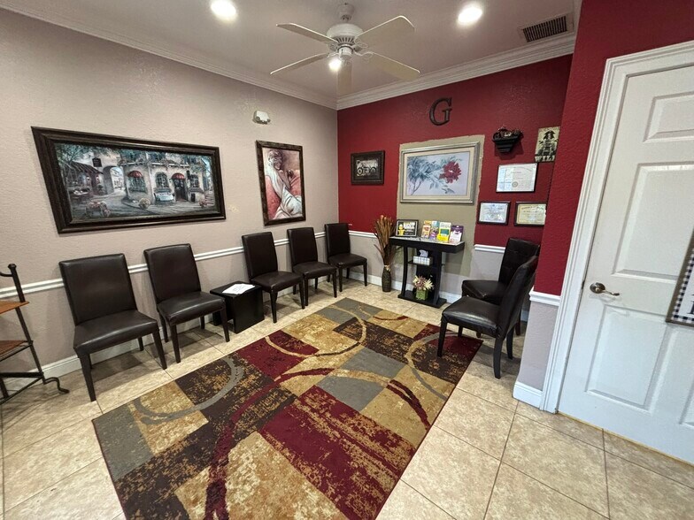 More Photos Of 7005-7011 Nightwalker Rd, Brooksville Medical For Lease