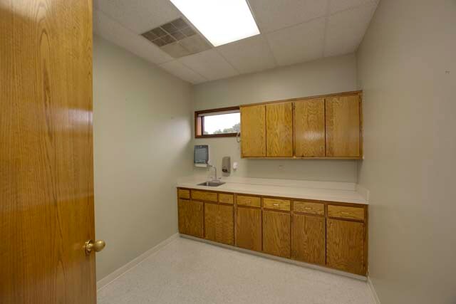 More Photos Of 1900-1912 NW Copper Oaks Cir, Blue Springs Medical For Sale