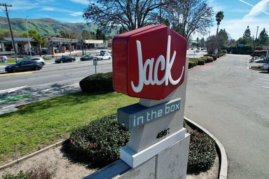 More Photos Of 43921 Osgood Rd, Fremont Fast Food For Sale