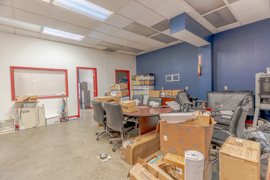More Photos Of 301 Burke Ave, Jonesboro Warehouse For Sale