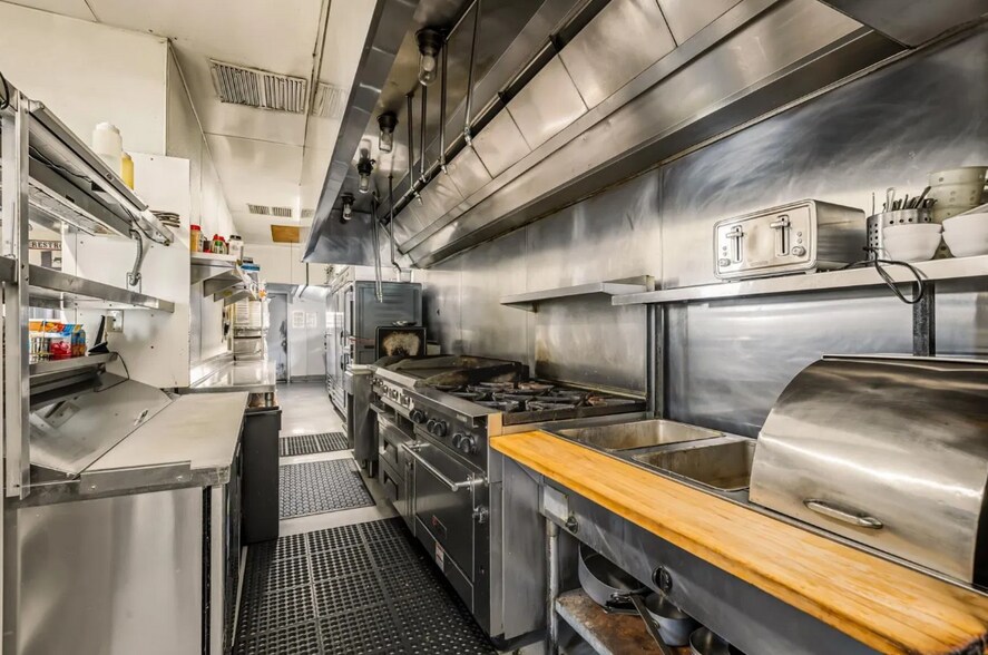 More Photos Of 145 S Auburn St, Grass Valley Restaurant For Sale