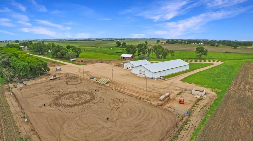 More Photos Of 1527 41st St, Edgerton Horse Stables For Sale