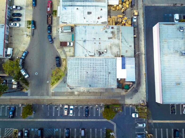 More Photos Of 2217 W 2nd St, Santa Ana Service For Lease