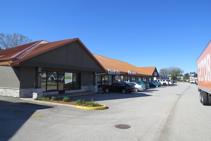 More Photos Of 265 Morthland Dr, Valparaiso Storefront Retail Office For Lease