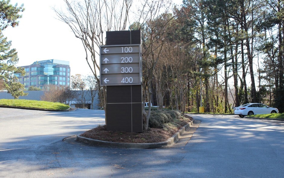 More Photos Of 120 Interstate N Pky E SE, Atlanta Light Distribution For Lease