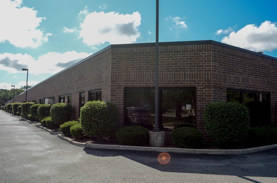 More Photos Of 4109-4161 W Orleans St, Mchenry Warehouse For Lease