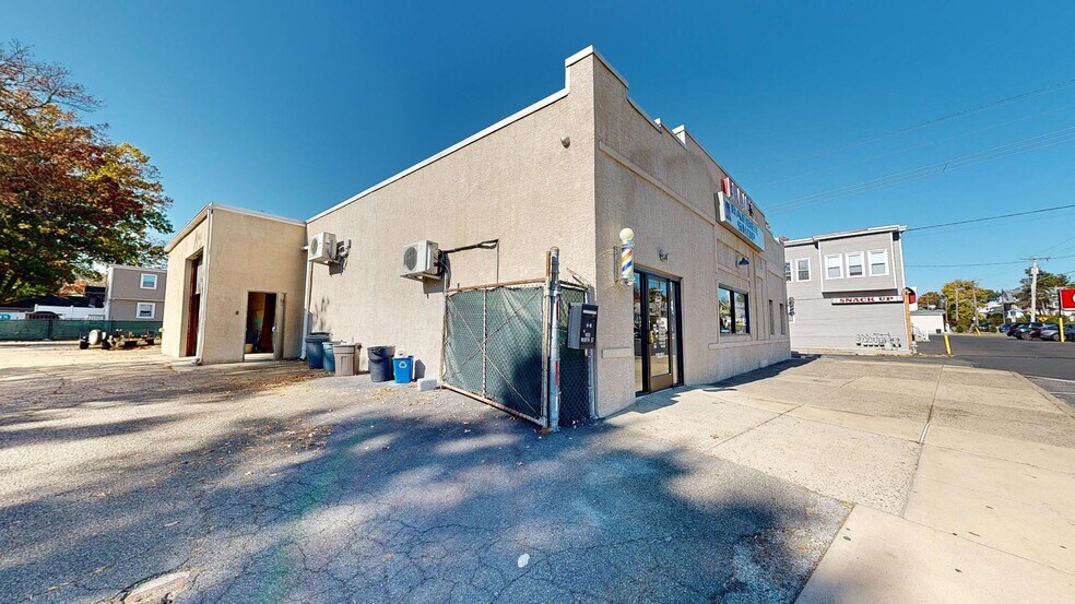 More Photos Of 900 North St, Collingdale Warehouse For Lease