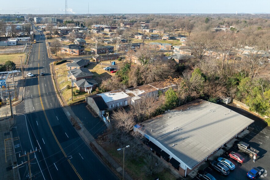 More Photos Of 2640 S Tryon St, Charlotte Office For Sale