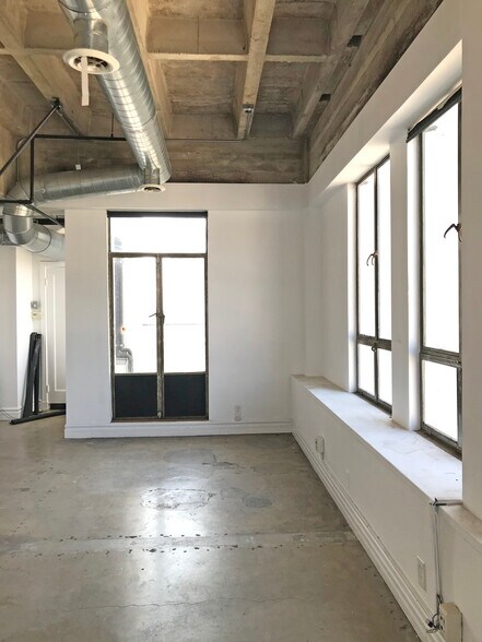 More Photos Of 5400-5420 Wilshire Blvd, Los Angeles Loft Creative Space For Lease