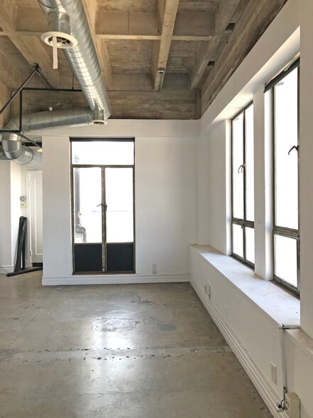 More Photos Of 5400-5420 Wilshire Blvd, Los Angeles Loft Creative Space For Lease
