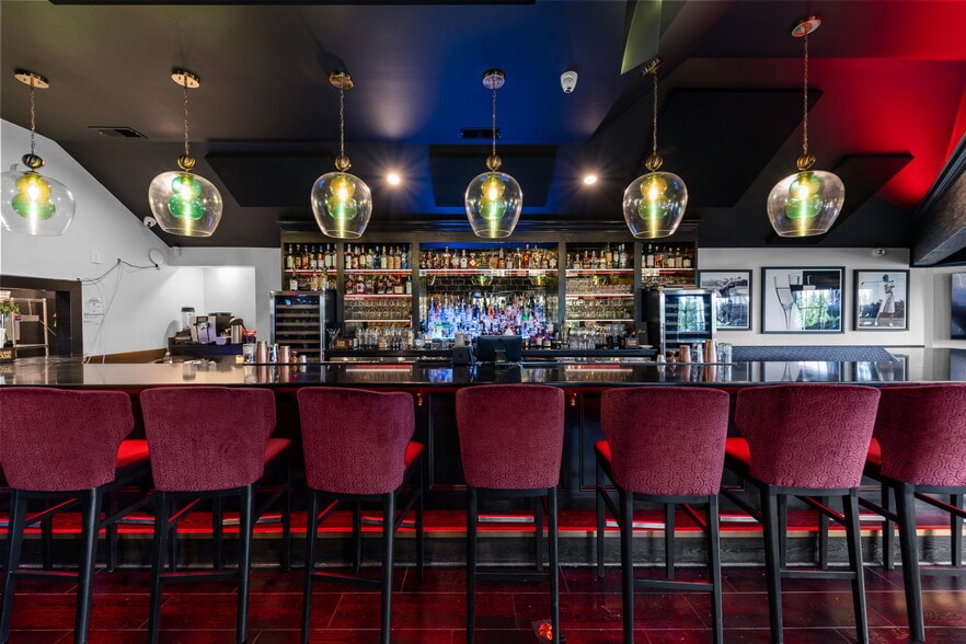 More Photos Of 38 Chinquapin Rd, Pinehurst Restaurant For Sale