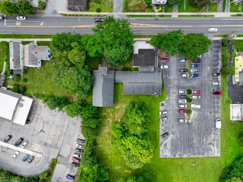 More Photos Of 4408 Albany Post Rd, Hyde Park Specialty For Sale