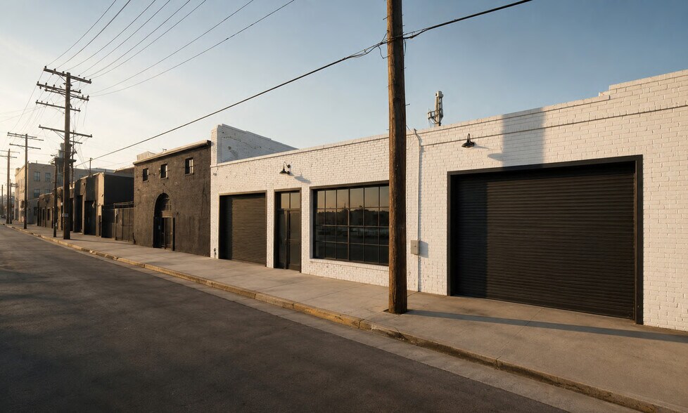More Photos Of 2332 E 8th St, Los Angeles Warehouse For Lease