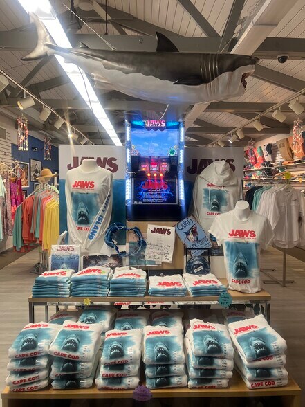 More Photos Of 574 Main St, Hyannis Storefront Retail Residential For Sale