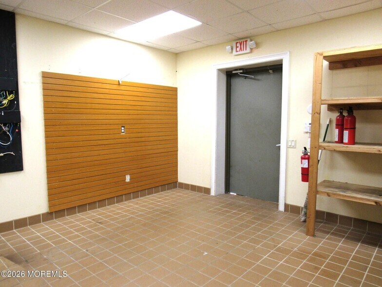 More Photos Of 1847 Hooper Ave, Toms River General Retail For Lease