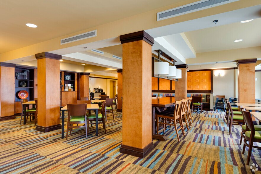 More Photos Of 4355 W New Haven Ave, Melbourne Hotel For Sale