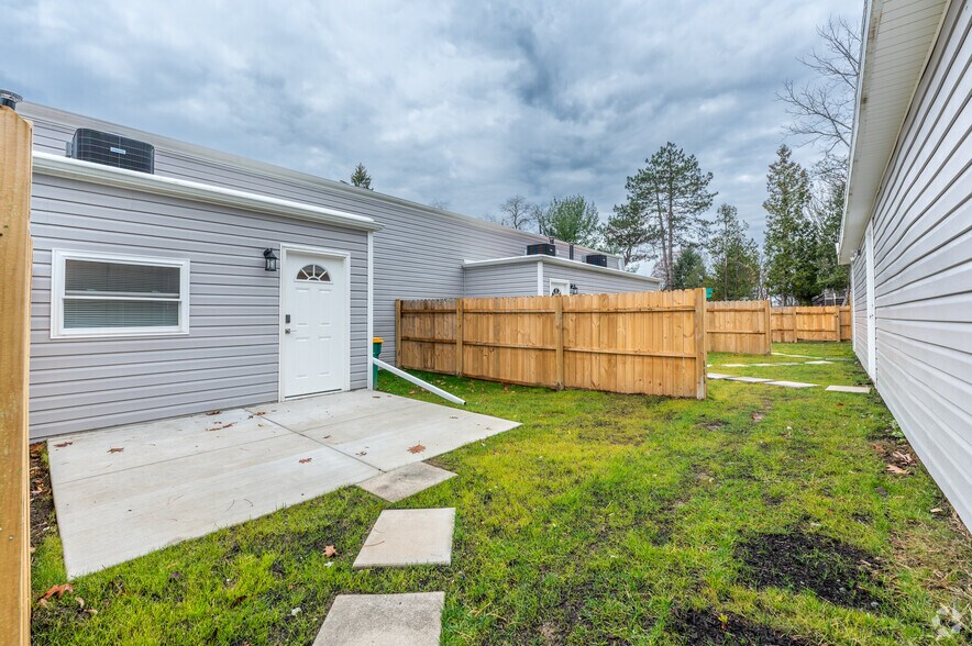 More Photos Of 2215 Aurora Dr, Pittsburgh Apartments For Sale