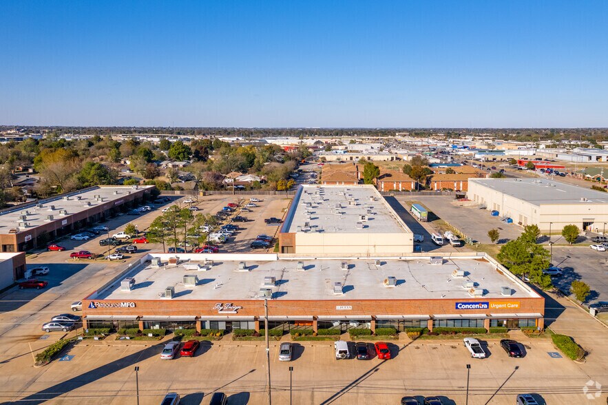 More Photos Of 9515 E 51st St, Tulsa Unknown For Lease
