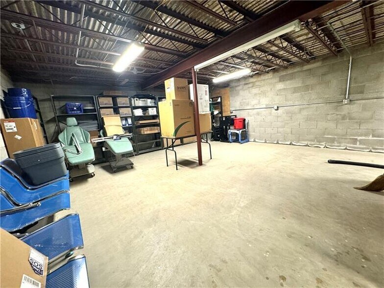 More Photos Of 107 E North St, New Castle Storefront For Sale