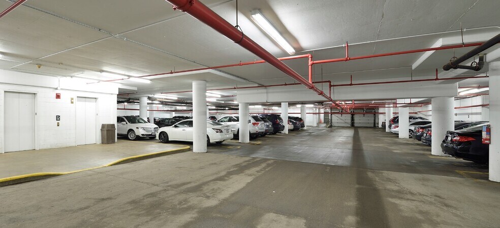 More Photos Of 111 Pfingsten Rd, Deerfield Medical For Lease